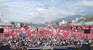 İYİ Parti'nin Çağrısıyla Yüce Türk Milleti 'İkinci Çözüm Süreci'ne Karşı Bursa'da Ayağa Kalktı