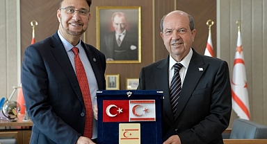Rum Lobisi İşbaşında: KKTC'yi Ziyaret Eden İngiliz Parlamenter Baskılar Sonrası Görevinden İstifa Etti