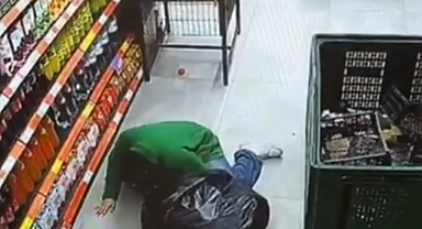 Tarım Kredi Market, Yorgunluğu Kameraya Yansıyan Türk Gencini 'Samimi Olmadığı' Gerekçesiyle İşten Çıkardı