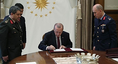 YAŞ Kararları Açıklandı: Genelkurmay Başkanı Gürak Kadrosuzluktan Emekliye Sevk Edildi