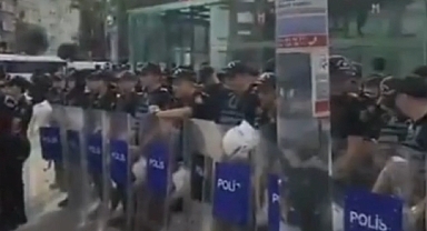 İstanbul'da Skandal Görüntüler: PKK'ya Tepki Gösteren Türk Gençleri Abluka Altına Alındı