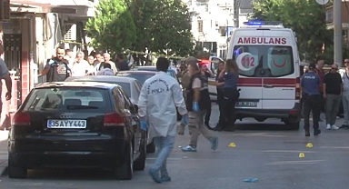 İzmir'de 16 Yaşındaki Saldırgan İki Polisi Şehit Etti, Bir Polisi Yaraladı
