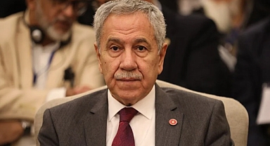 Kozmik Bülent Yine Bildiğiniz Gibi: Bülent Arınç'tan 'Kimse Gönüllü Olmazsa, Öcalan İle Ben Görüşürüm' Çıkışı
