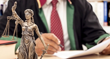 TBMM'de Teröristbaşı Lehine Sloganlara Barolardan Ortak Kınama: İstanbul, Ankara ve İzmir Baroları İse Sessiz
