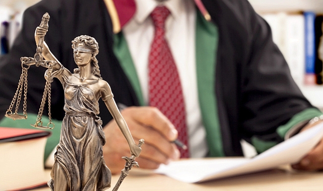 TBMM'de Teröristbaşı Lehine Sloganlara Barolardan Ortak Kınama: İstanbul, Ankara ve İzmir Baroları İse Sessiz