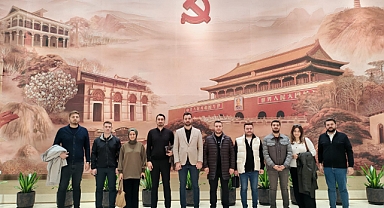 AKP Gençlik Kolları, Çin Komünist Partisi'nin Davetlisi Olarak Pekin'e Gitti: Gözler Perinçek'i Aradı