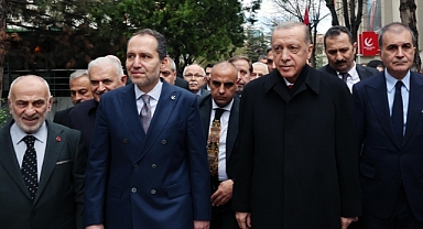 Fatih Erbakan'dan Parti Değiştiren Belediyelere İlişkin Açıklama: 'Erdoğan Operasyonları Bizzat Takip Ediyor'