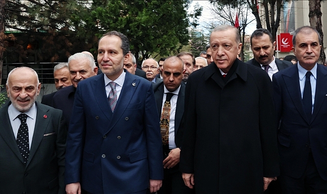 Fatih Erbakan'dan Parti Değiştiren Belediyelere İlişkin Açıklama: 'Erdoğan Operasyonları Bizzat Takip Ediyor'