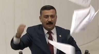İYİ Parti Milletvekili Selçuk Türkoğlu'ndan Fatih Altaylı'ya Destek: 'Kahrolsun İstibdat Yaşasın Hürriyet!'
