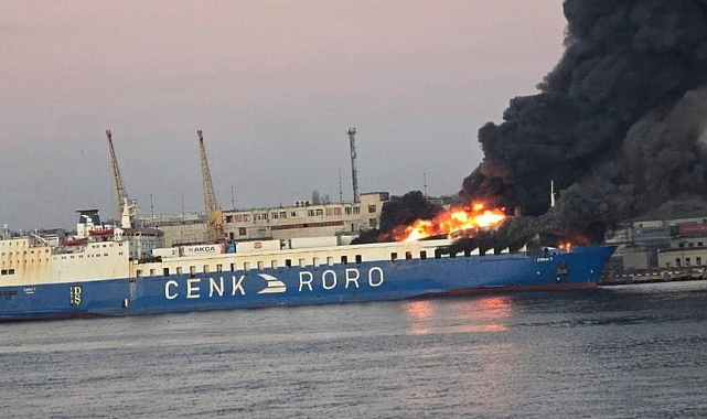 İşgalci Rusya Türk Şirketinin Gemisini Vurdu, Dışişleri 'Endişeliyiz' Demekle Yetindi 

Cumhurbaşkanı Erdoğan ve Putin görüşmesinin hemen ardından gerçekleşen saldırı, Rusya’nın Türkiye’nin hassasiyetlerini umursamadığını bir kez daha ortaya koydu.