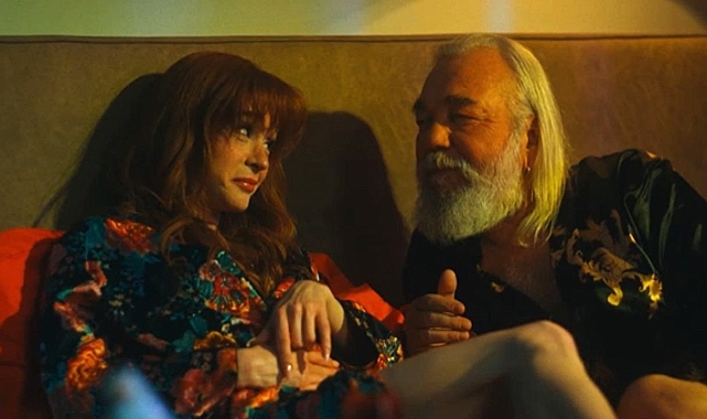 RTÜK, Jasmine Dizisine İnceleme Başlattı 

Son günlerde sosyal medyada sıkça konuşulan Jasmine dizisine RTÜK tarafından "Aile yapısını hedef alan, millî ve manevi değerlerimizle açıkça çeliştiği" gerekçesiyle inceleme başlatıldı.