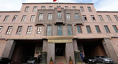 MSB'den Türk Bayrağı Açıklaması: 'Failler Tespit Edildi, Gereği Yapılıyor'
