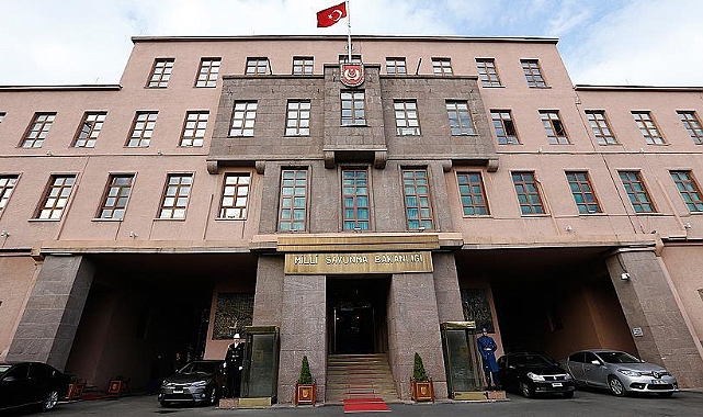 MSB'den Türk Bayrağı Açıklaması: 'Failler Tespit Edildi, Gereği Yapılıyor'