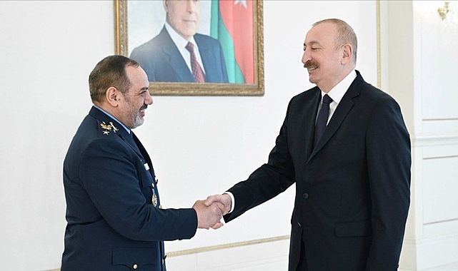 Azerbaycan Cumhurbaşkanı Aliyev, İran Savunma Heyetini Ağırladı
