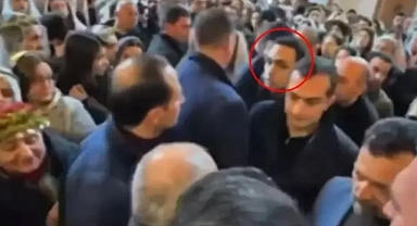 Ermenistan Başbakanı Paşinyan Kilisede Saldırıya Uğradı
