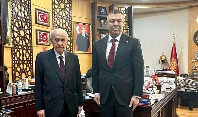 MHP Genel Başkan Yardımcılığına Özgür Bayraktar Atandı

Milliyetçi Hareket Partisi  genel başkan yardımcılığı görevinden istifa eden İzzet Ulvi Yönter'in yerine Devlet Bahçeli'nin Başdanışmanı Özgür Bayraktar atandı.