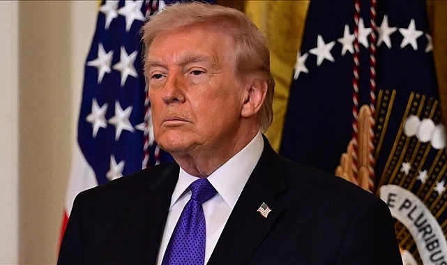 Trump İran'daki Yeni Rejimin 'Daha Ilımlı' Olduğunu Söyledi

Trump, ABD ve İsrail'in İran'a yönelik saldırısının ardından ülkede 