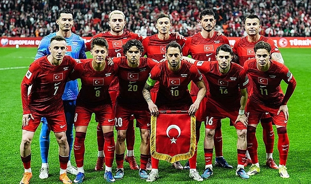 A Milli Futbol Takımımızın Dünya Kupası'ndaki Rakipleri ve Maç Tarihleri

24 Yıllık hasretin ardından Türkiye A Milli Futbol Takımımız, ABD, Meksika ve Kanada'nın ev sahipliği yapacağı 2026 Dünya Kupası'nda mücadele etmeye hak kazandı.
⏬