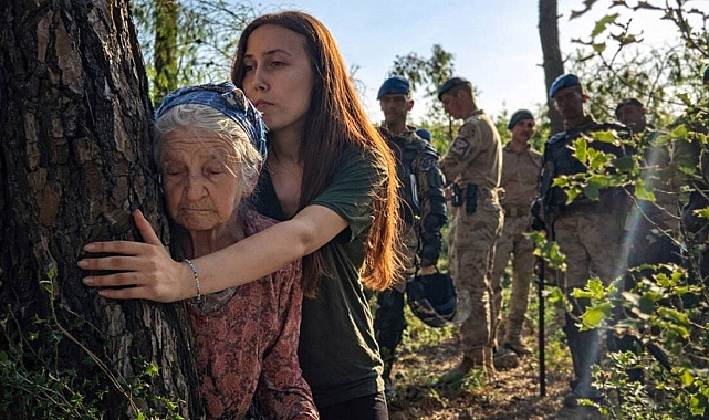 Akbelen'in Sesi Esra Işık'ın Tutukluluk Hali Devam Ediyor

Esra Işık'ı ziyaret eden Av. Onur Taltekin, Işık'ın sevki geciktirildiği için duruşmaya uykusuz çıkarıldığını ve bu süreçte ailesinin kendisinden haber alamadığını belirtti.