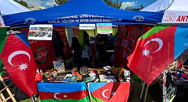 Akdeniz Üniversitesi Kültür Festivali'nde Güney ve Kuzey Azerbaycanlı Öğrencilerden Birlik Mesajı
