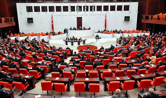 AKP İç Tüzük Değişikliğine Gidiyor