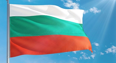 Bulgaristan Genel Seçimlerinde Sandıklar Kapandı: Rumen Radev'in Koalisyonu Önde
