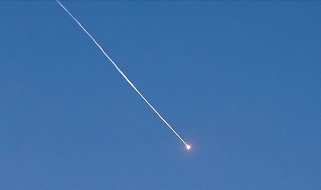 İran'ın Körfez Ülkelerine Saldırıları Devam Ediyor 

Son 24 saatte Birleşik Arap Emirlikleri, Bahreyn ve Suudi Arabistan’da kritik enerji tesisleri ve hava sahası hedef alındı.