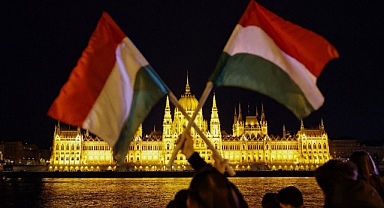 Macaristan Seçimleri: Orban'ın 16 Yıllık 'Tek Adam' Devri Bitti, Magyar Kazandı
