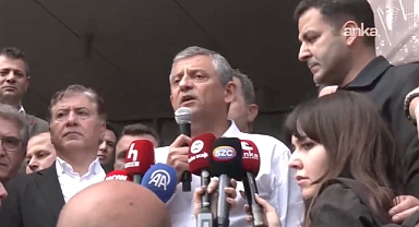 Özgür Özel Genel Merkezden Ayrıldı: 'CHP Bundan Sonra Sokaktadır'