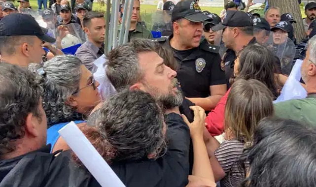 Ankara'da Haklarını Aramak İçin Eylem Yapan Öğretmenlere Sert Polis Müdahalesi