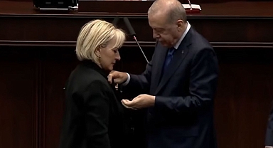 Bir Yılda Üç Parti: Nimet Özdemir Bu Sefer AKP'ye Sekti