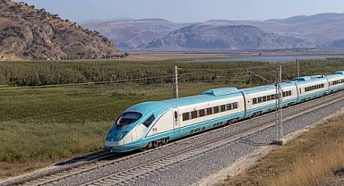 İşgalci Rus Yönetimi, Türk Yurdu Kırım'da Gece Yapılan Tren Yolculuklarını Yasakladı