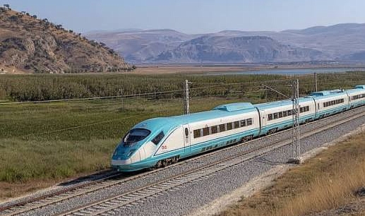 İşgalci Rus Yönetimi, Türk Yurdu Kırım'da Gece Yapılan Tren Yolculuklarını Yasakladı