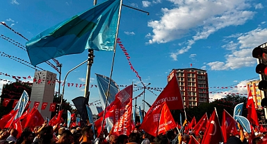 İYİ Parti Genel Başkanı Müsavat Dervişoğlu Tandoğan Meydanı'nda 'Bayrak Açıyorum' Diyerek Sesini Yükseltti
