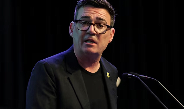 İngiltere'de Keir Starmer Resmen İstifa Etti: Başbakanlık Görevini Andy Burnham Devraldı