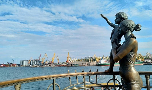 Ukrayna'nın Odessa Limanı'nın Açıklarında Bir Türk Ticaret Gemisi Saldırıya Uğradı