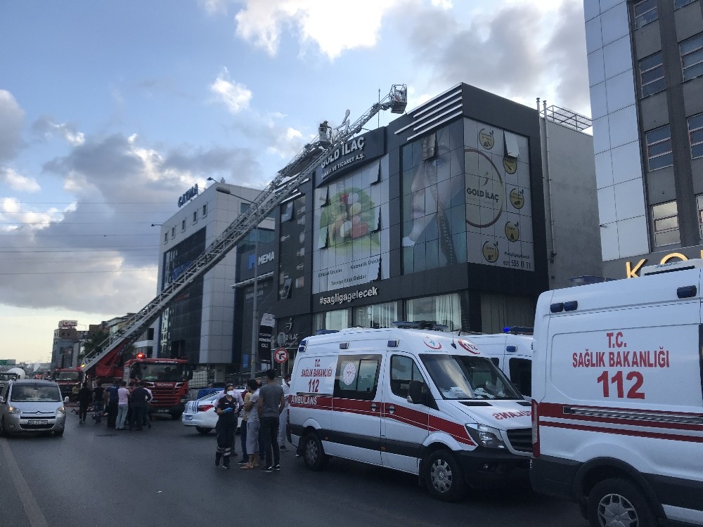 İstanbul'da Korkutan Yangın: İlaç Fabrikasında Çıktı