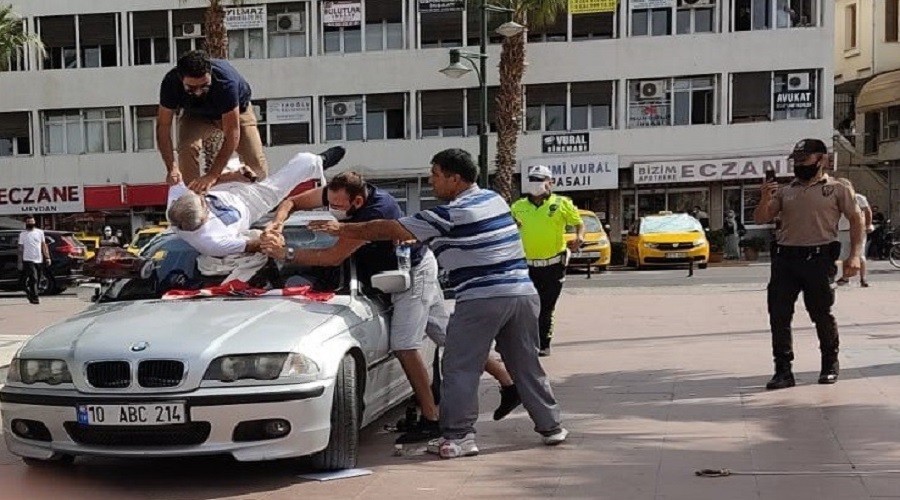 Emekli Denizaltı Subayı Harakiri ile İntihara Teşebbüs Etti