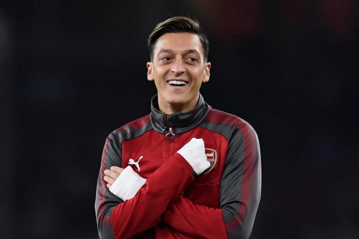 Mesut Özil 50 Bin Kişiye Yemek Yardımında Bulunacak
