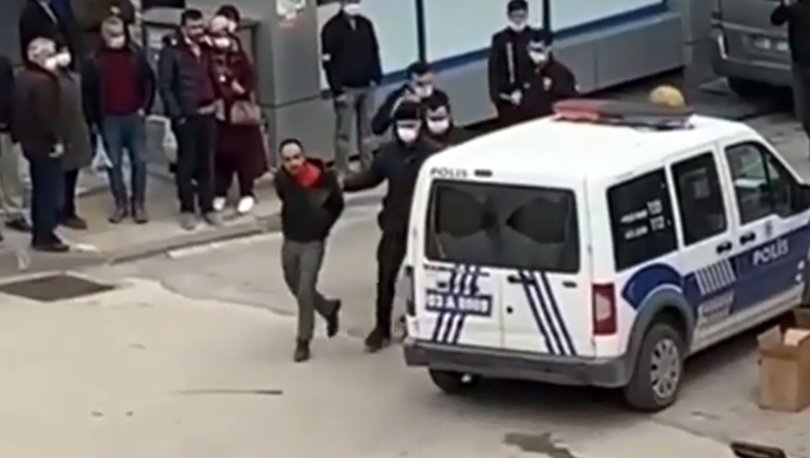 16 Yaşındaki Kızını Boğazından Bıçakladı
