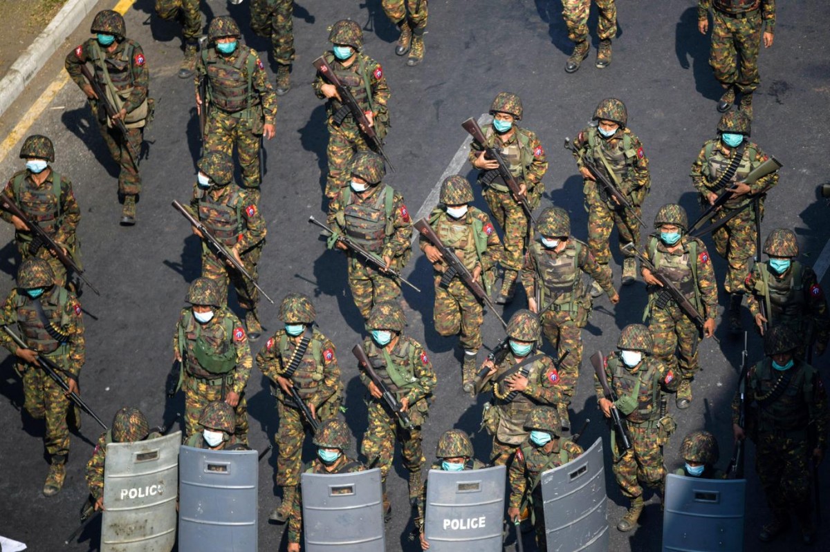 Myanmar'da Halk Darbeye Karşı Silahlanıyor