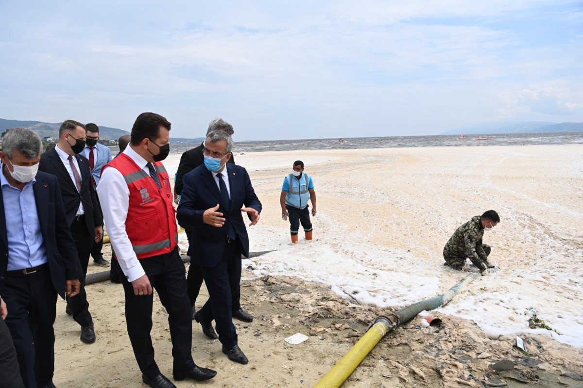 AKP'li Belediye İşçilere Korumasız Olarak Müsilaj Temizliği Yaptırdı