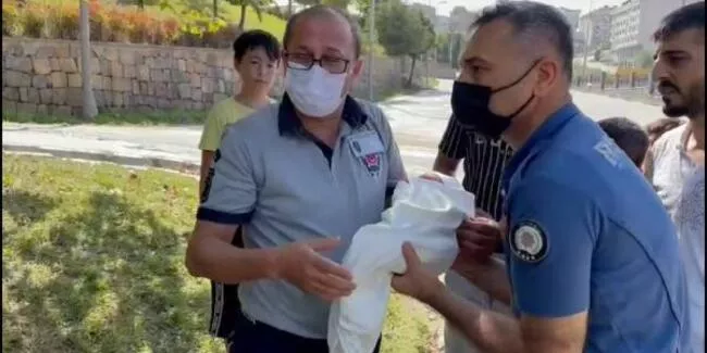 Arnavutköy'de Bir Parkta Yeni Doğmuş Bebek Bulundu