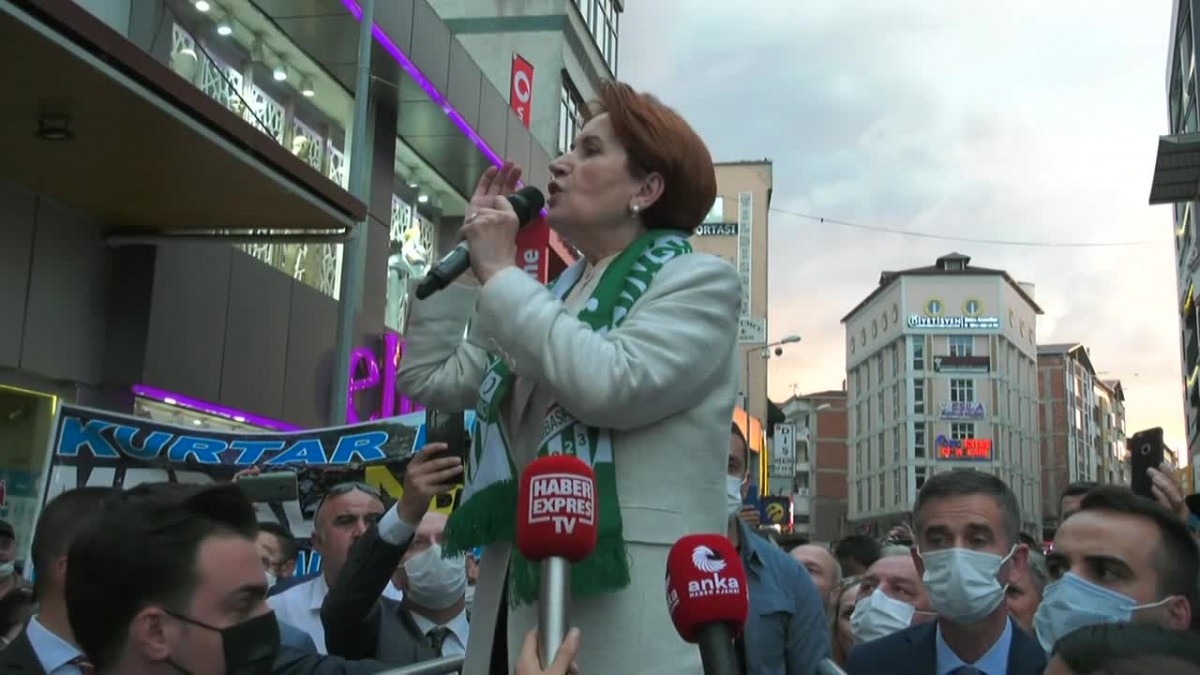 Akşener Bu Kez Samsun Çarşamba'da: Sokak Miting Alanına Döndü