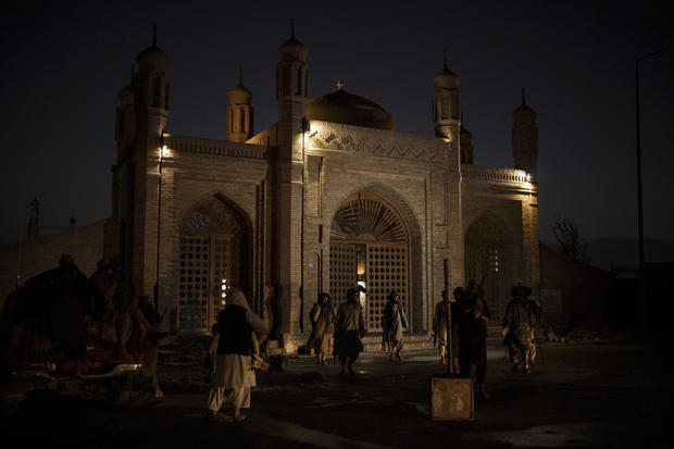 Afganistan'da Taliban ve IŞİD Arasında Çatışma