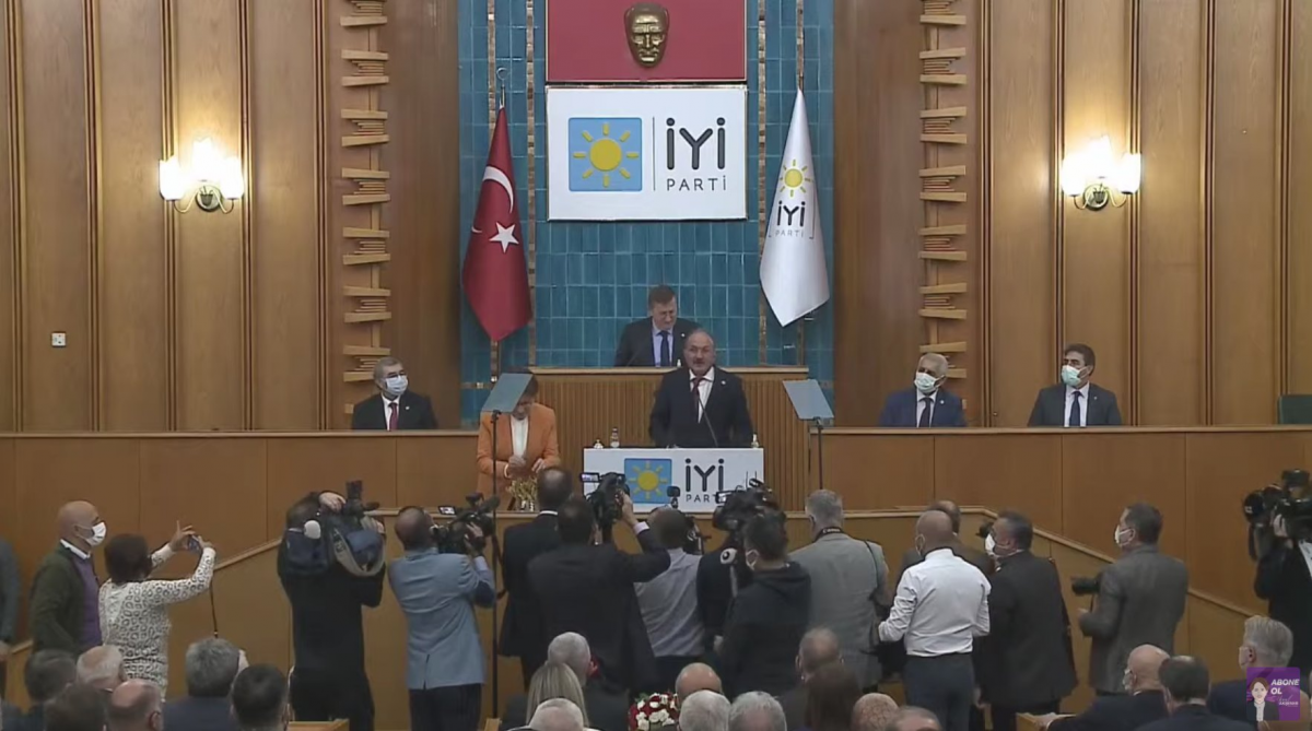 İki Eski Belediye Başkanı İYİ Parti'ye Katıldı