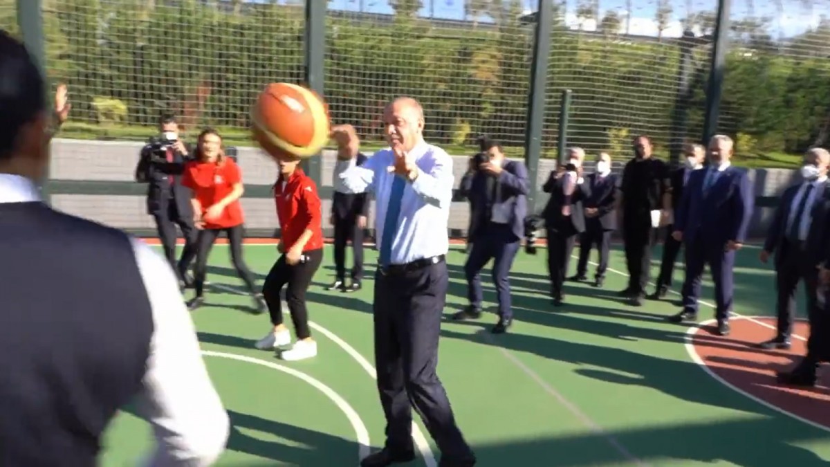 Erdoğan'ın Basketbol Aşkına Dair Videolar Devam Ediyor