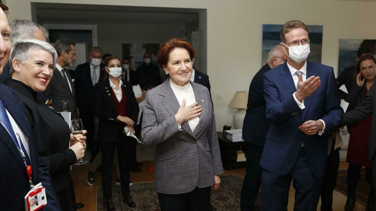 Akşener, AB Büyükelçileri İle Görüştü