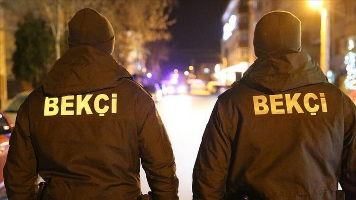 Yabancı Uyruklu Kişiye Tokat Atan 2 Bekçi Açığa Alındı