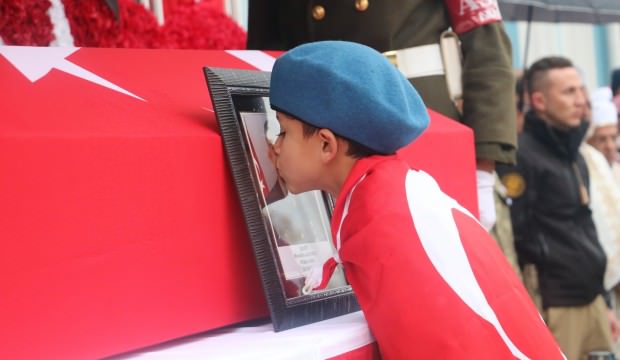 Şehidin Küçük Kardeşi Ağabeyini Bozkurt ile Uğurladı